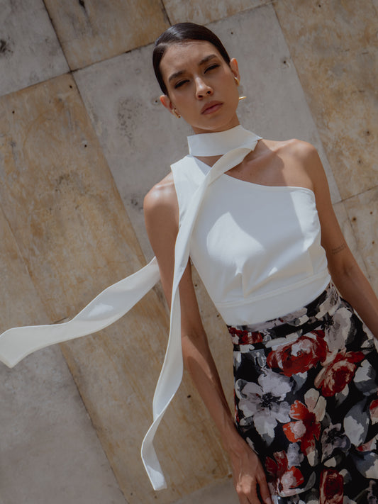 BLUSA UN HOMBRO CON ESTOLA