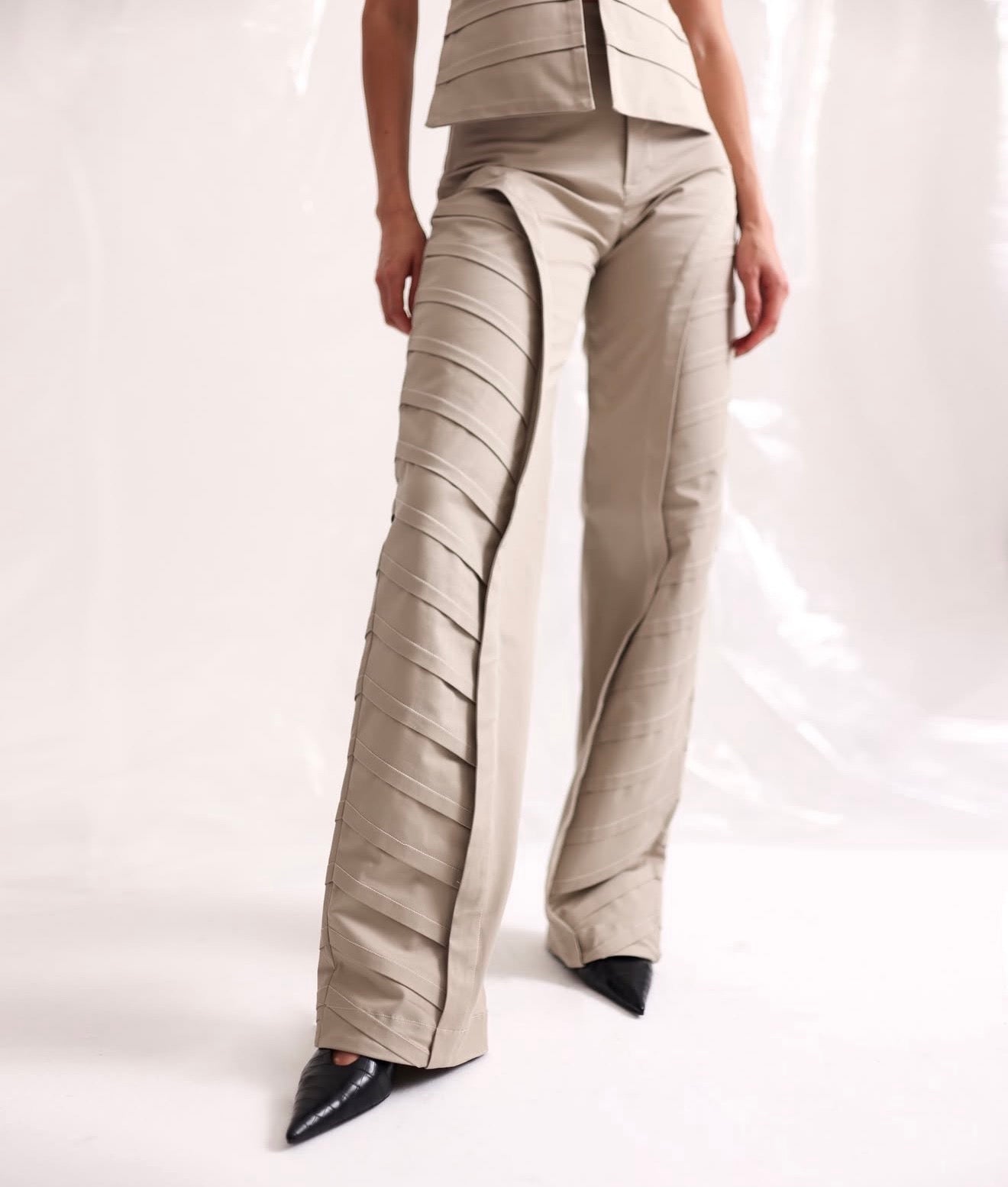 Set top y pantalón con diseño en lineas