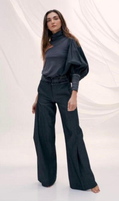 BLUSA UNA MANGA CON DETALLE EN MEZCLILLA