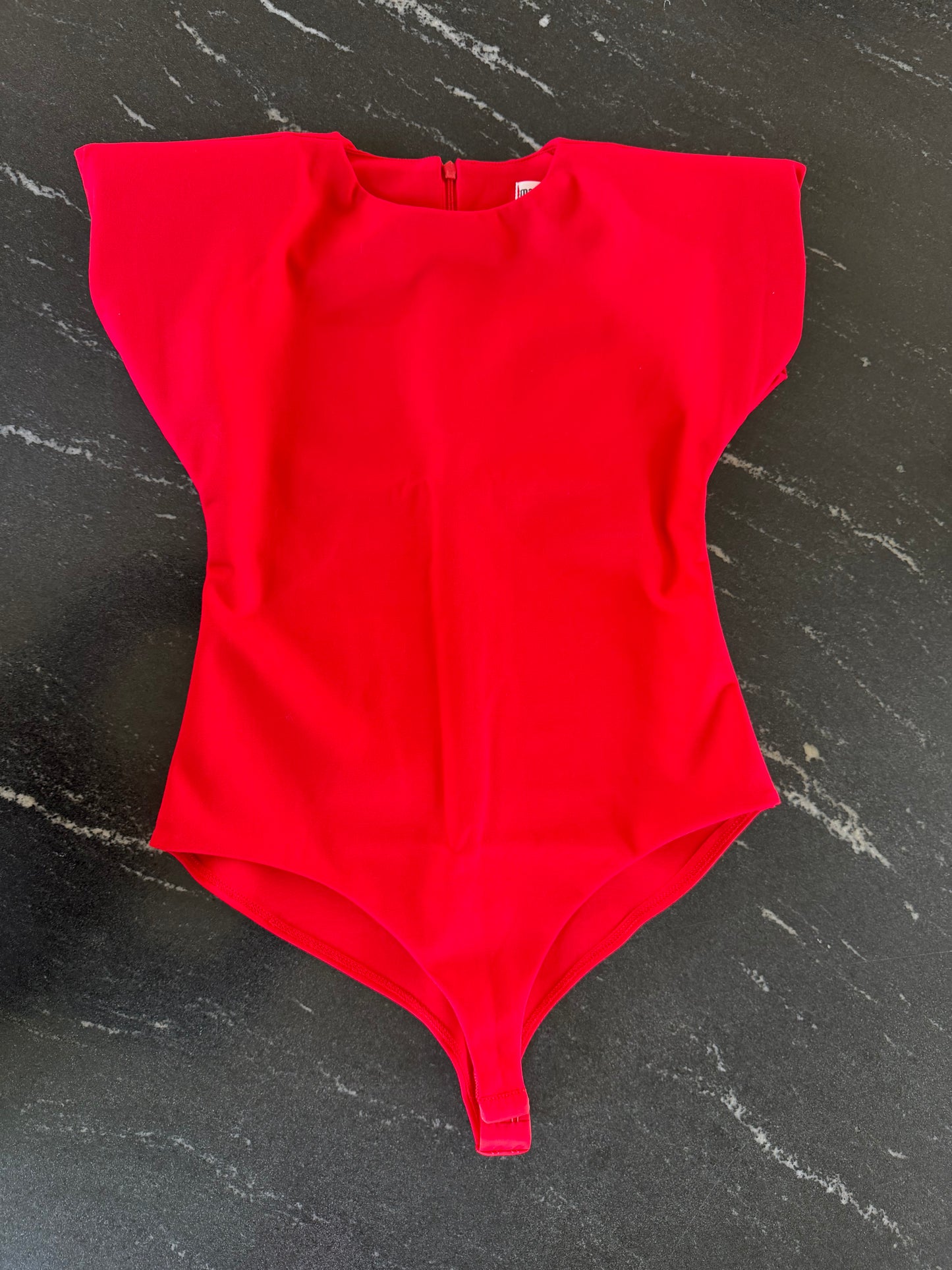 Body negro con hombreras