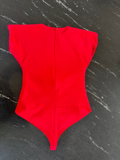 Body negro con hombreras