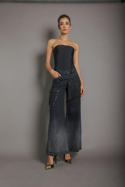 PANTALÓN DENIMN NEGRO CON FLECOS