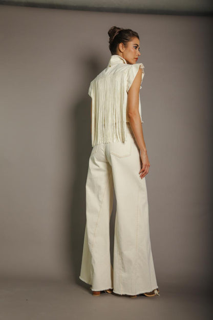 PANTALÓN MEZCLILLA BEIGE CON DETALLE EN FLECOS