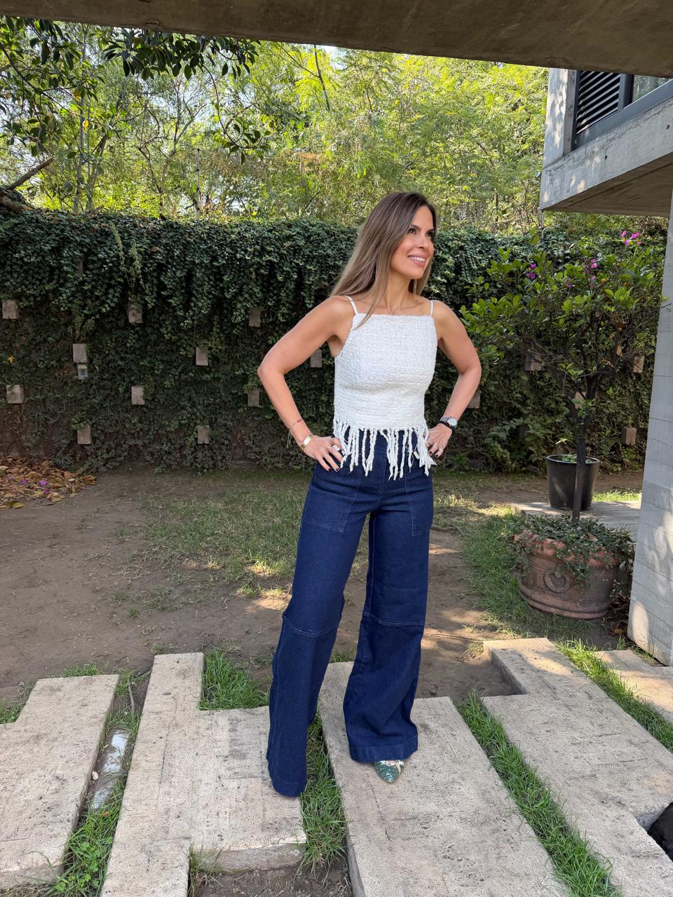 TOP EN MEZCLILLA MARFIL CON FLECOS